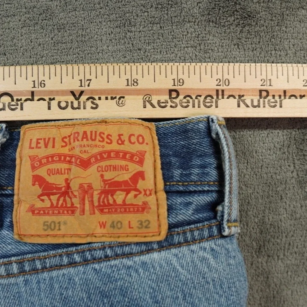 Levis 501 Button Fly Jeans Mens 40x32 Blue Medium Wash Y2K Biker‎ Cowboy Biker
